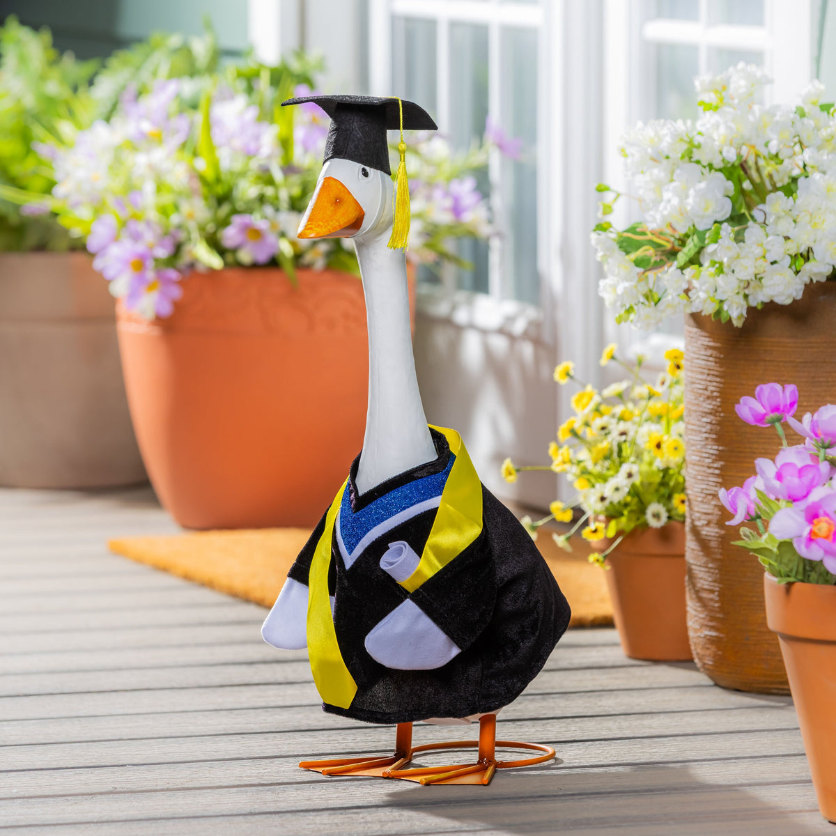 Giddy the Goose Outfit, Graduation Day