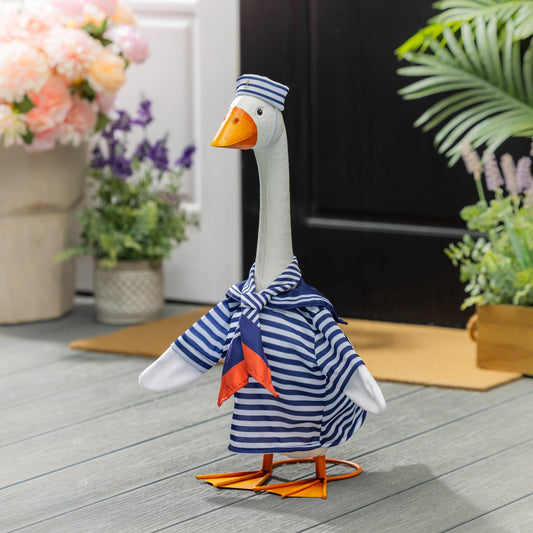 Giddy the Goose Outfit, Sailor