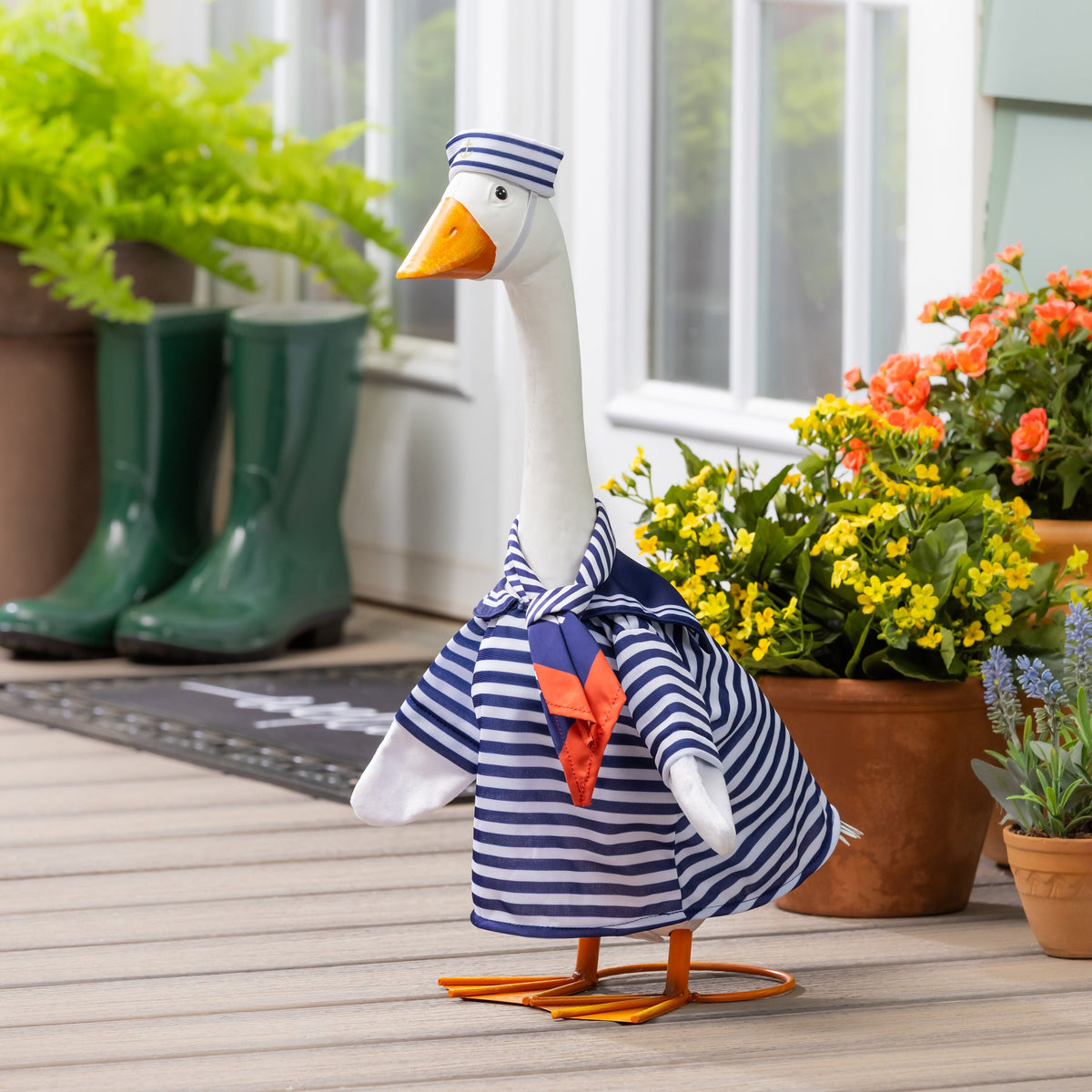Giddy the Goose Outfit, Sailor