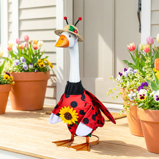 Giddy the Goose Outfit, Ladybug