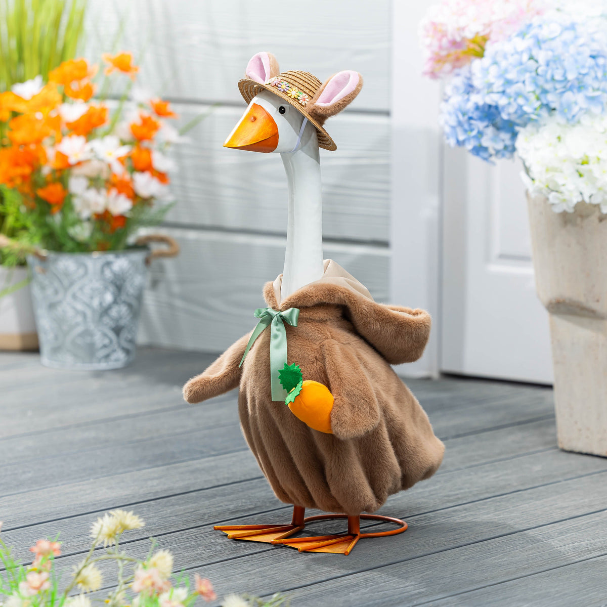 Giddy the Goose Outfit Program w Display, Occasions