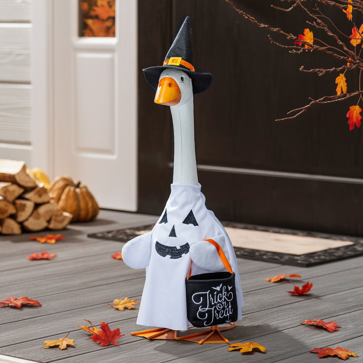 Giddy the Goose Outfit, Ghost